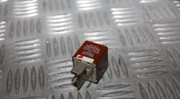 Toyota Land Cruiser (J120) Other relay 9098702016 1567001570
