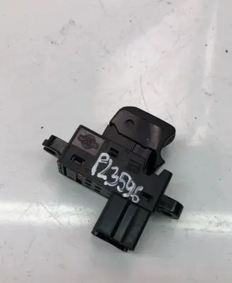 Nissan Pathfinder R51 Electric window control switch 25411EA00A