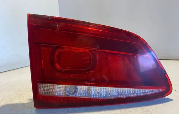 Volkswagen PASSAT B7 Tailgate rear/tail lights 3AF945093L 605511