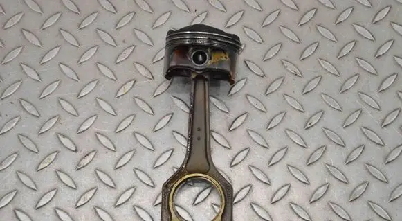 BMW 5 E60 E61 Piston 092