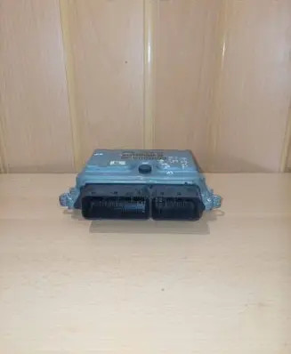 Volvo V70 Engine control unit/module 30743338