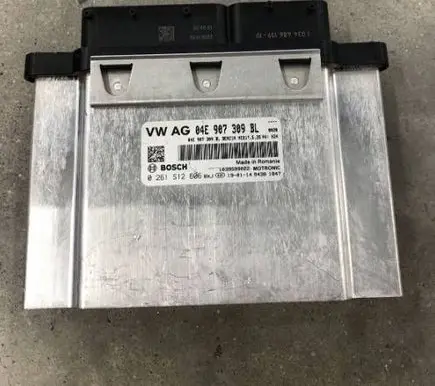 Volkswagen Golf VII Engine control unit/module 04E907309BL 0261S12606 04L907309K