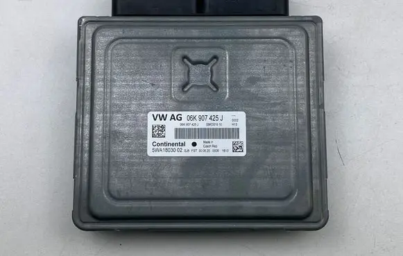Porsche Macan (95B) Engine control unit/module 06K907425J