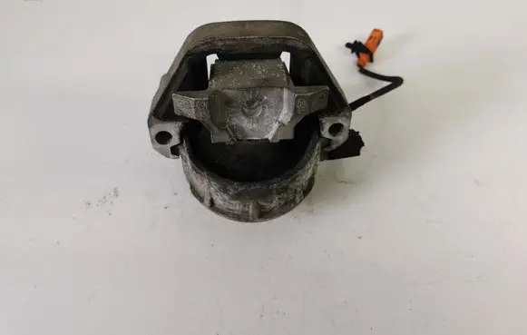 Audi A6 C7 Engine mount bracket