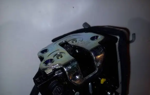 KIA Rio Rear door lock ZAMEK DRZWI ZATRZASK Z SIŁOWNIKIEM LEWY TYŁ