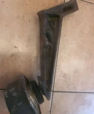 Volkswagen Transporter - Caravelle T4 Engine mounting bracket 044199207f