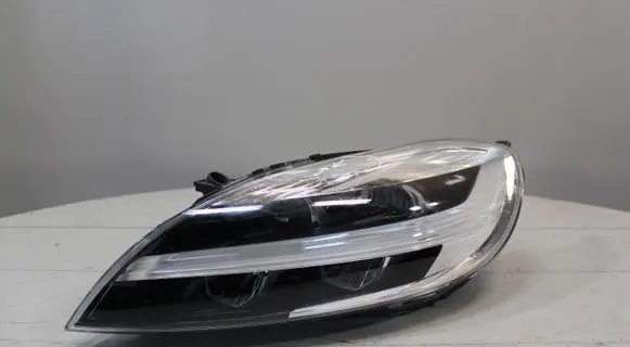 Volvo V40 Headlight/headlamp 31420447