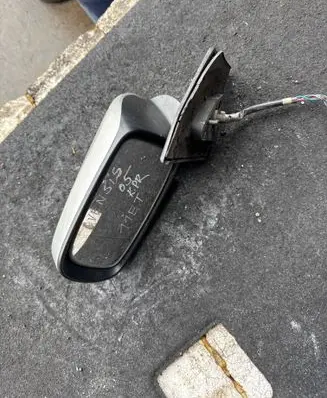 Toyota Avensis T250 Front door electric wing mirror 015829 025829
