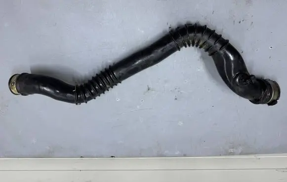 BMW X1 E84 Intercooler hose/pipe 7797483