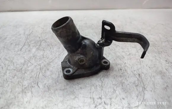 Mitsubishi L200 Thermostat housing 