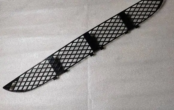 Mercedes-Benz E W210 Front bumper lower grill 2108850053