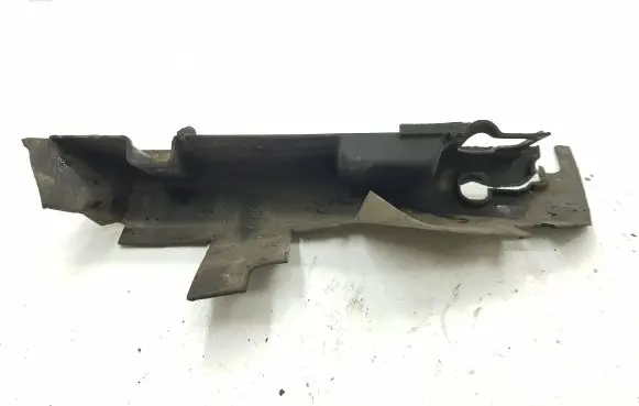 Audi A4 S4 B5 8D Intercooler air guide/duct channel 8D0121283B