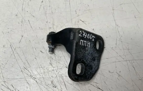 BMW 7 E65 E66 Rear door lower hinge 7017818