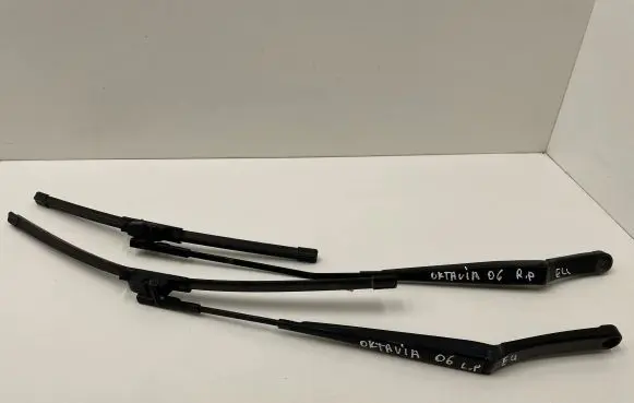 Skoda Octavia Mk2 (1Z) Headlight wiper blade set 