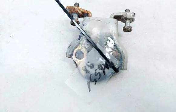 Mitsubishi Galant Tailgate/trunk/boot hinge