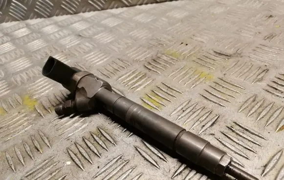 Mercedes-Benz S W220 Fuel injector 6280700587 A6280700587