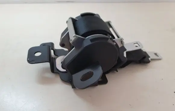 Nissan Qashqai Middle seatbelt (rear) 88854JD000