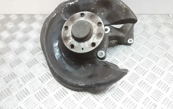 Volkswagen PASSAT B7 Rear wheel hub