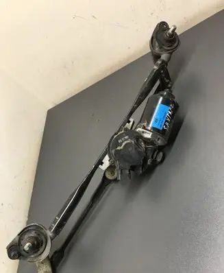 Hyundai Santa Fe Front wiper linkage and motor