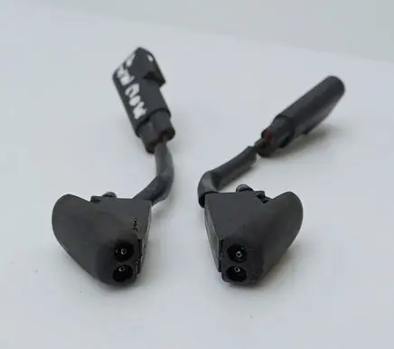 Ford Mondeo MK IV Windshield washer spray nozzle XS4117666A
