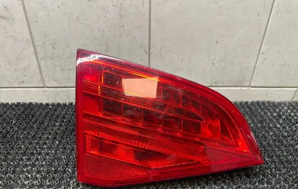 Tailgate rear/tail lights