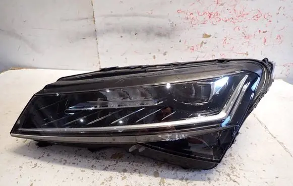 Skoda Superb B8 (3V) Headlight/headlamp 3V1941015D