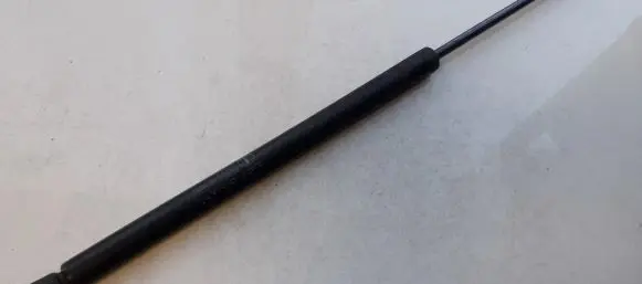 Mitsubishi Carisma Tailgate/trunk strut/damper