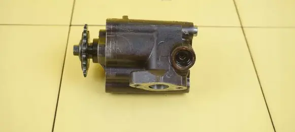 Ford Galaxy Oil pump 25SP41
