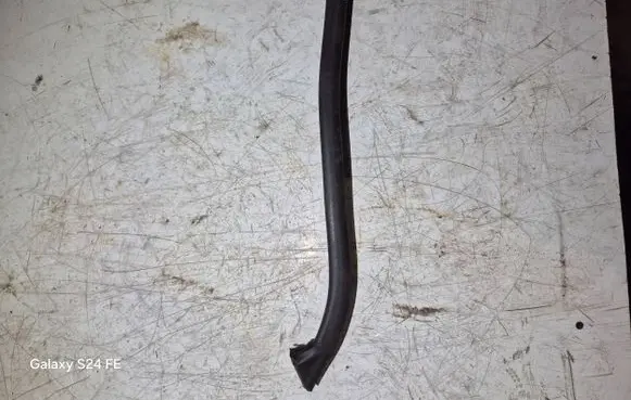 BMW 3 E46 Engine compartment rubber 8208507