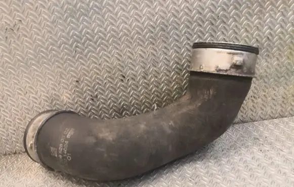 Mercedes-Benz CLK A209 C209 Intercooler hose/pipe 2095280382