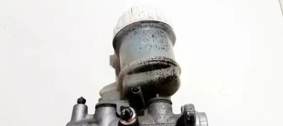 Mitsubishi Colt Master brake cylinder