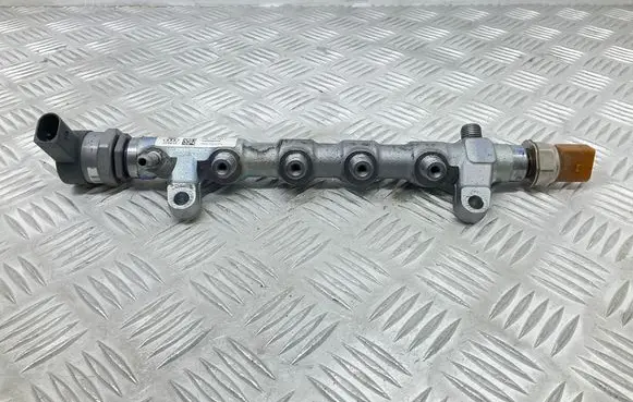 Audi Q3 8U Fuel pressure regulator 03L130089J 03L906054 057130764AB