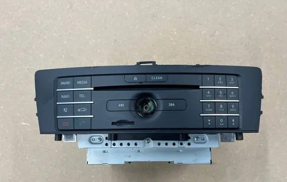 Mercedes-Benz ML AMG W166 Radio/GPS head unit trim A1669004022