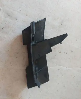Mercedes-Benz E W212 Front bumper mounting bracket A2128852665