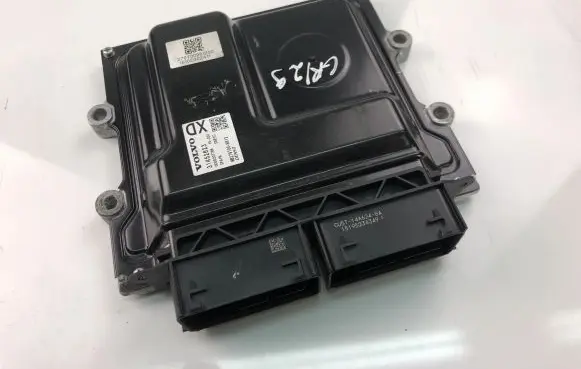 Volvo V40 Engine control unit/module ECU 31452623
