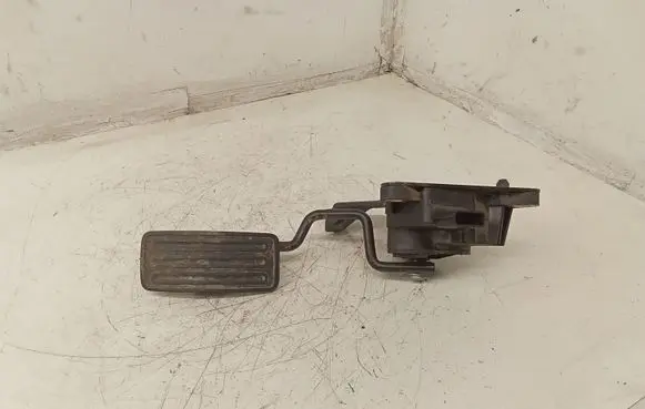 Nissan Qashqai Accelerator throttle pedal 1922B00209