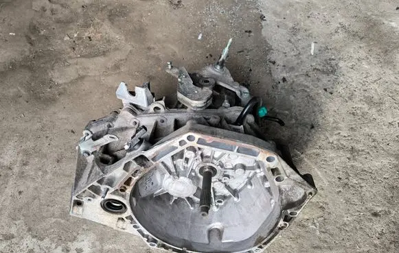 Nissan Juke I F15 Manual 6 speed gearbox TL4125