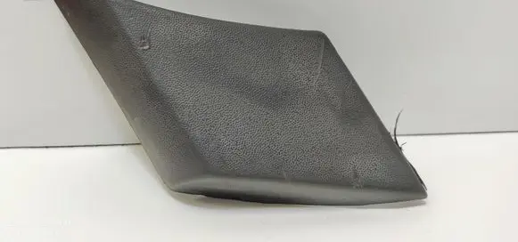 Rear fender molding trim