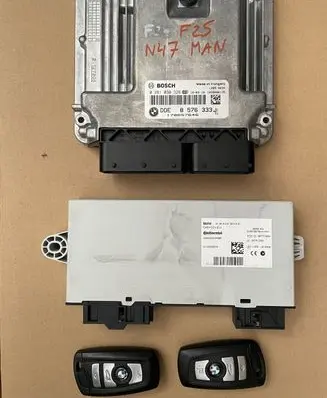 BMW X3 F25 Engine control unit/module 8576333 170657646 0281030326