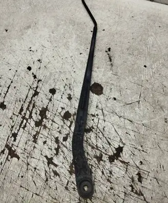 Opel Insignia A Front wiper blade arm 13227399