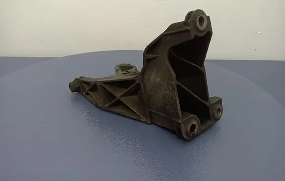 Volkswagen Transporter - Caravelle T5 Engine mount vacuum valve 7H0199343