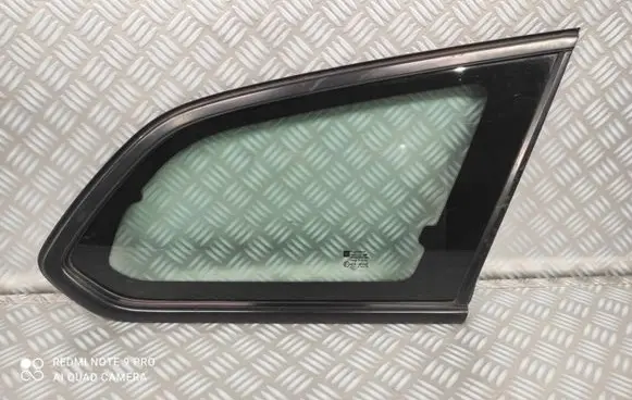 Opel Astra J Front triangle window/glass 