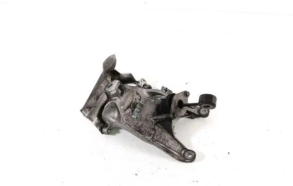 Engine mounting bracket
