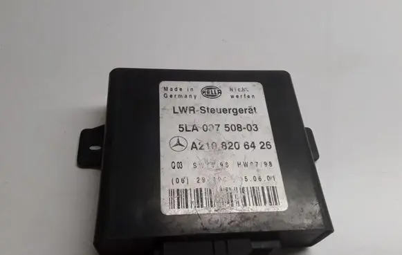 Mercedes-Benz E W210 Light module LCM 5LA00750803 A2108206426