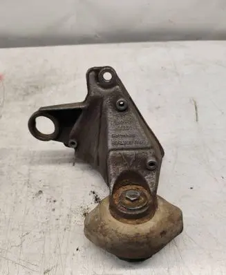 Volkswagen PASSAT B5 Gearbox mounting bracket 8D0399114S