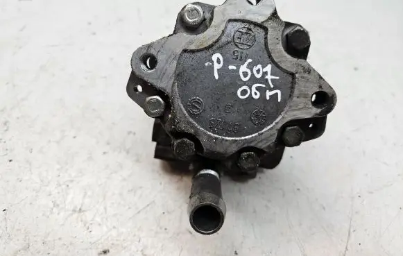 Peugeot 607 Power steering pump 9659604580