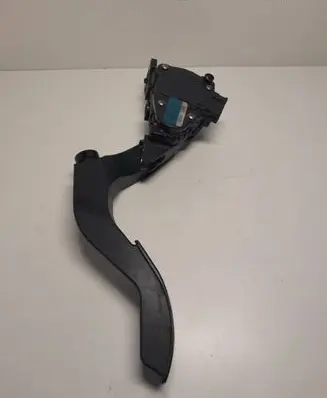 Volkswagen PASSAT B5.5 Accelerator throttle pedal 8D1723523F 6PV00837602