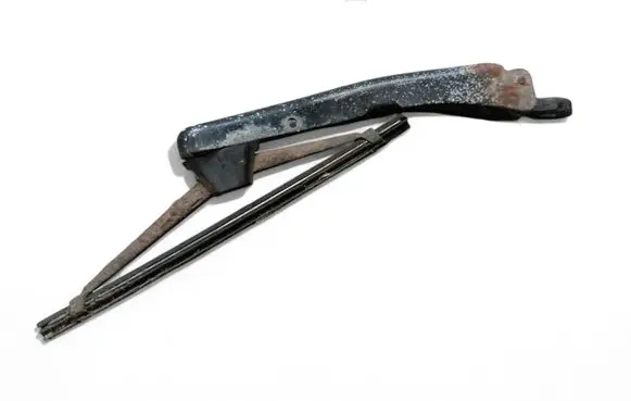 Volvo V70 Headlight wiper blade 