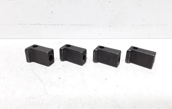 Volkswagen PASSAT B6 Fuel Injector clamp holder 