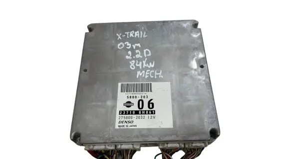 Nissan X-Trail T30 Engine control unit/module 237108H861 5800203 2758002032